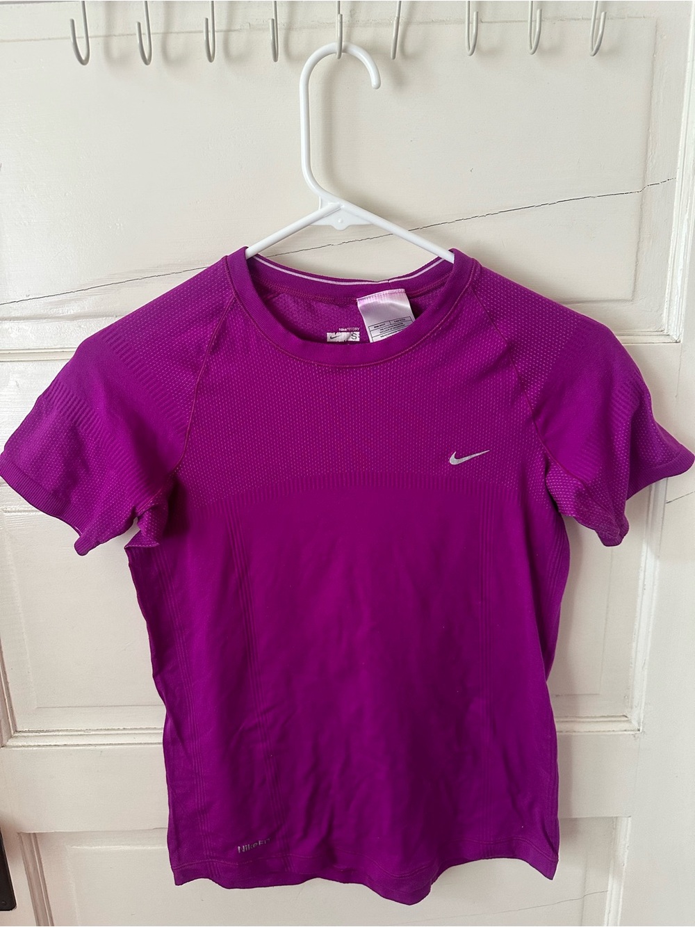 Nike Dri Fit Bright Purple Athletic Crew Neck Tee Fitted StretcReflective Swoosh